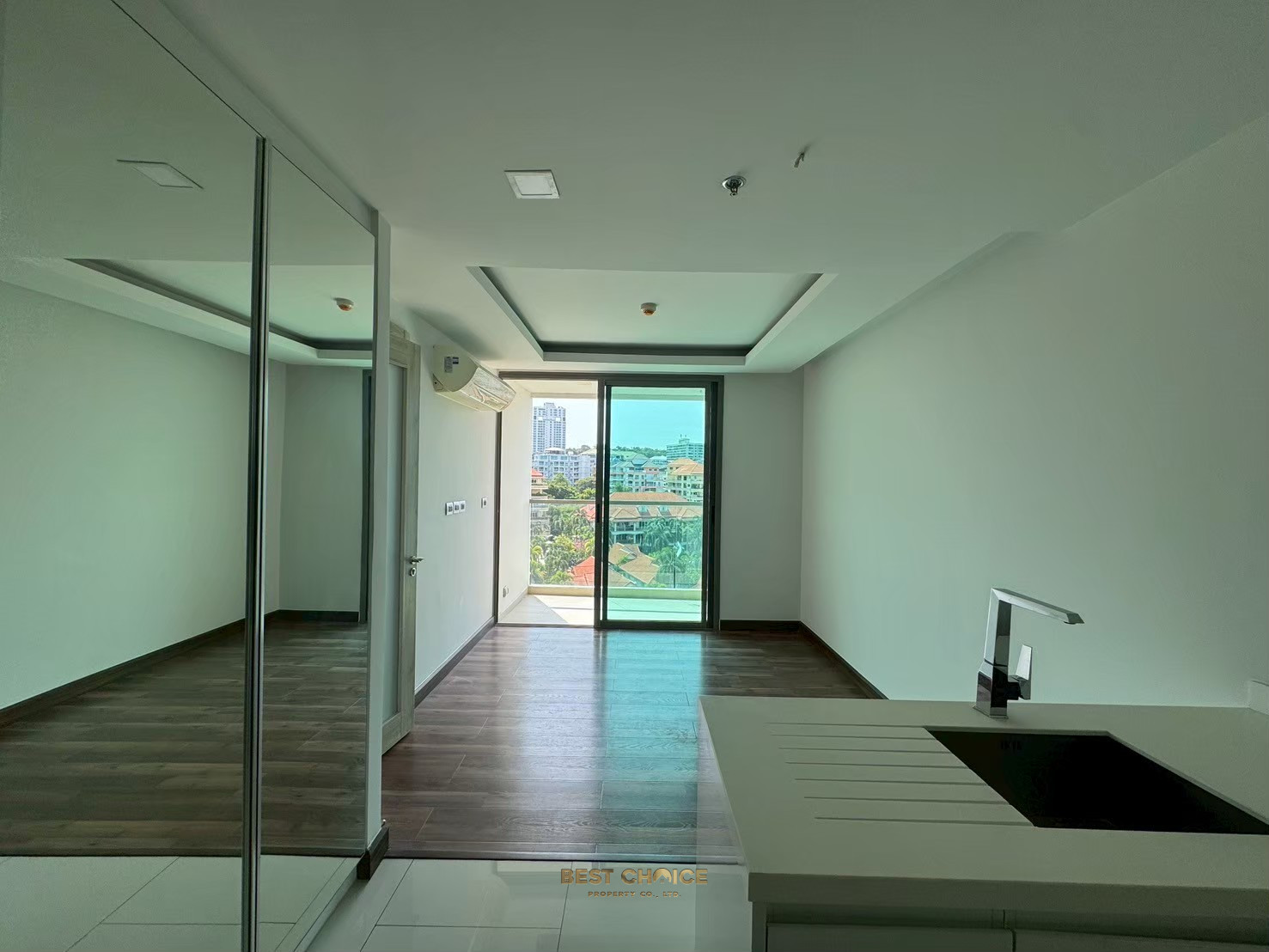 A brand-new 1 bedroom at The Peak Towers